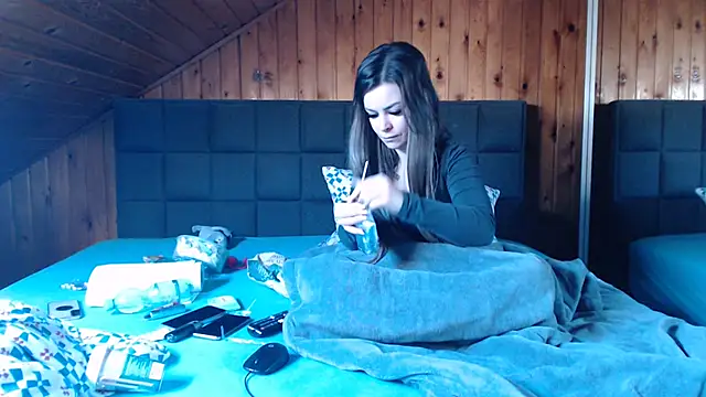 BoeseMoni1998 online show from 03/16/25, 08:54