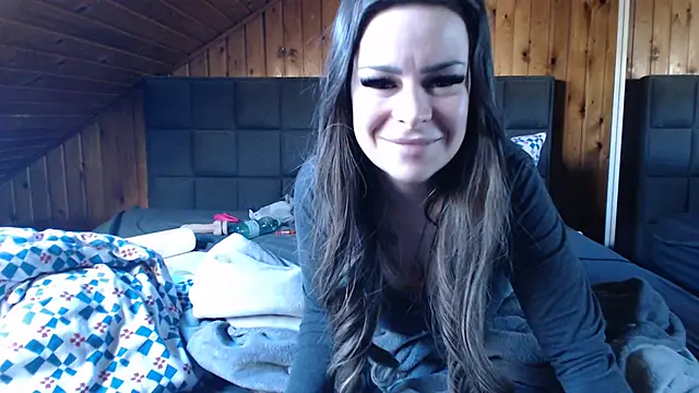 BoeseMoni1998 online show from 03/18/25, 08:39