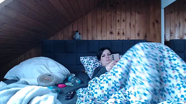 BoeseMoni1998 online show from 09/17/25, 11:34