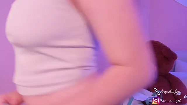 Snapshot of angeel_fox chatting on 11/27/25, 03:07 angeel fox online show from 11/27/25, 03:07