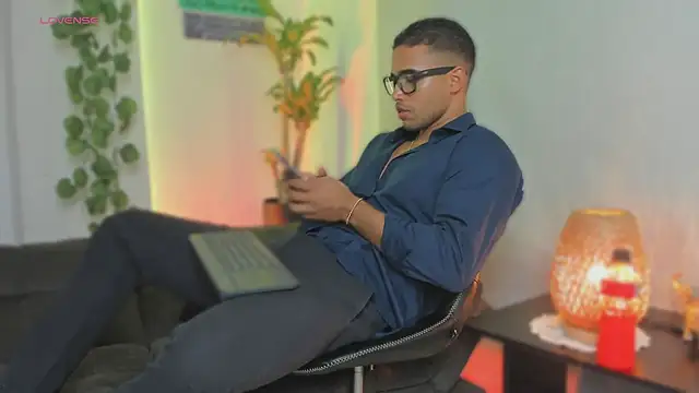 Snapshot of LincomAmith chatting on 02/23/25, 04:50 LincomAmith online show from 02/23/25, 04:50