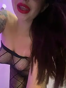 Snapshot of GoodGirll2133 chatting on 12/18/24, 10:30 GoodGirll2133 online show from 12/18/24, 10:30