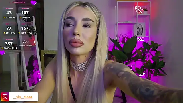 Snapshot of ArianaArianna chatting on 05/19/26, 06:26 ArianaArianna online show from 05/19/26, 06:26