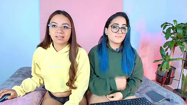 Jules n Gia online show from 09/30/25, 10:21