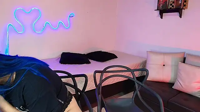 Jules n Gia online show from 03/07/25, 09:27