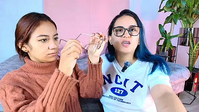 Jules n Gia online show from 09/25/25, 10:32