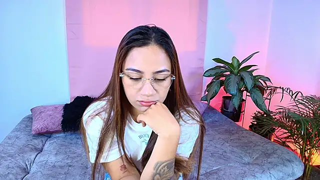 Jules n Gia online show from 12/03/25, 05:56