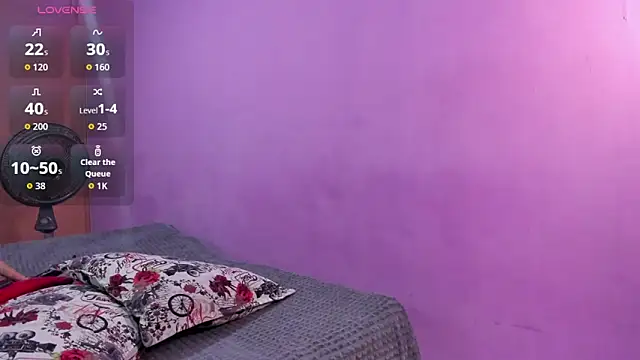 Snapshot of ambersmitx chatting on 10/23/25, 02:27 ambersmitx online show from 10/23/25, 02:27