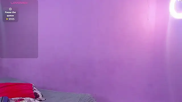 Snapshot of ambersmitx chatting on 09/23/25, 02:13 ambersmitx online show from 09/23/25, 02:13