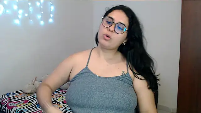 Snapshot of zaritagape21 chatting on 09/28/25, 04:41 zaritagape21 online show from 09/28/25, 04:41