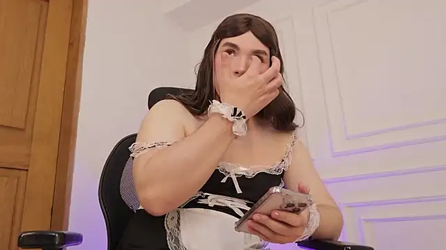 Snapshot of meloddysky chatting on 12/13/25, 08:04 meloddysky online show from 12/13/25, 08:04