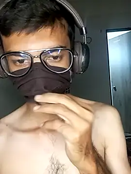 Snapshot of vamphunt130 chatting on 03/06/25, 07:10 vamphunt130 online show from 03/06/25, 07:10