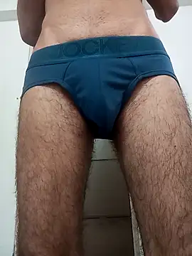 Snapshot of vamphunt130 chatting on 11/06/25, 02:37 vamphunt130 online show from 11/06/25, 02:37