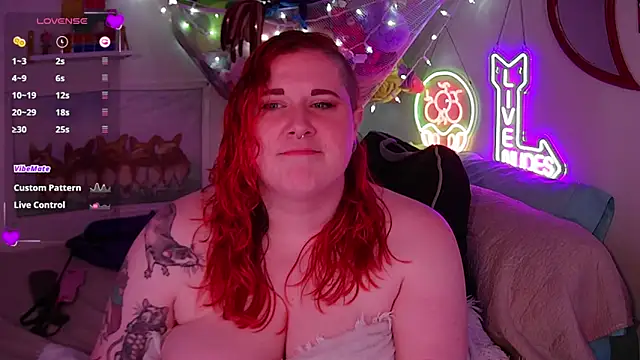 Snapshot of opalreigning chatting on 09/17/25, 07:54 opalreigning online show from 09/17/25, 07:54