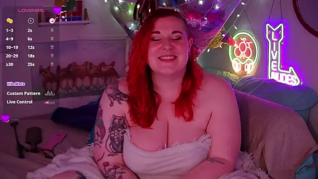 Snapshot of opalreigning chatting on 09/14/25, 07:42 opalreigning online show from 09/14/25, 07:42