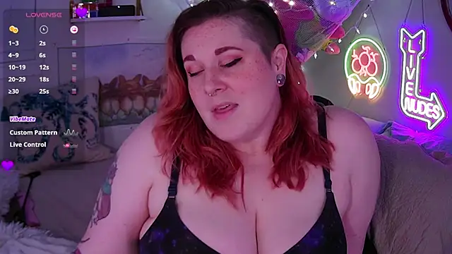 Snapshot of opalreigning chatting on 03/21/25, 06:49 opalreigning online show from 03/21/25, 06:49