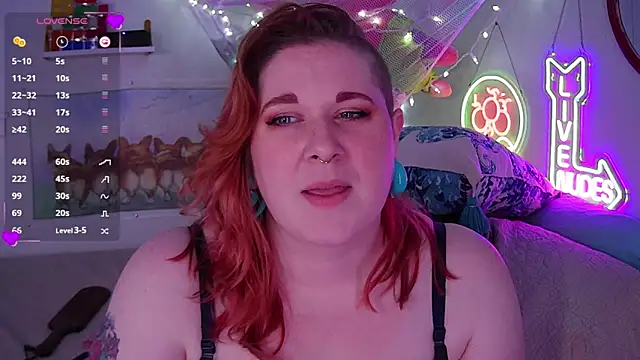 Snapshot of opalreigning chatting on 01/15/25, 12:36 opalreigning online show from 01/15/25, 12:36