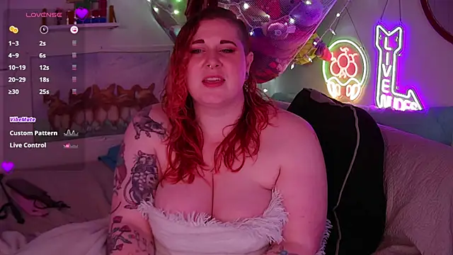 Snapshot of opalreigning chatting on 10/25/25, 07:07 opalreigning online show from 10/25/25, 07:07