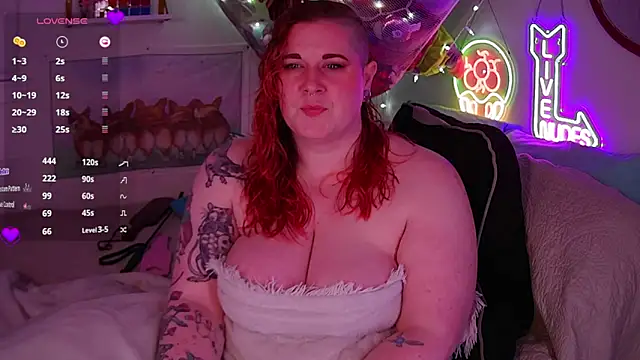 Snapshot of opalreigning chatting on 12/03/25, 09:31 opalreigning online show from 12/03/25, 09:31