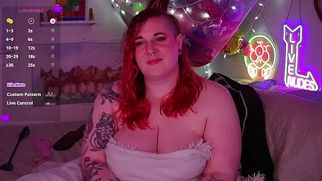 Snapshot of opalreigning chatting on 12/04/25, 08:57 opalreigning online show from 12/04/25, 08:57