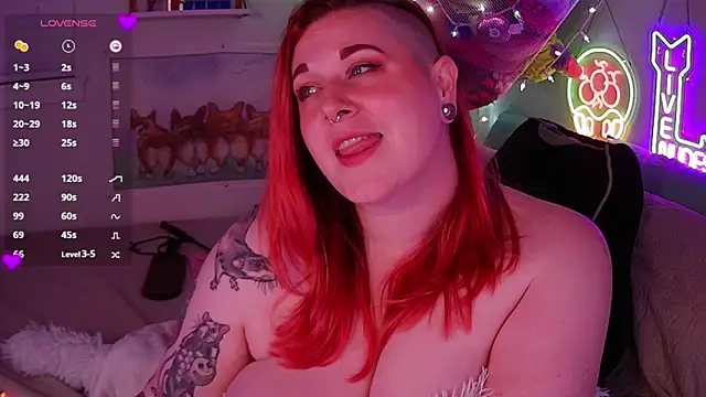 Snapshot of opalreigning chatting on 10/10/25, 08:15 opalreigning online show from 10/10/25, 08:15