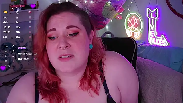 Snapshot of opalreigning chatting on 02/24/25, 10:59 opalreigning online show from 02/24/25, 10:59