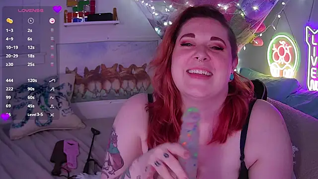 Snapshot of opalreigning chatting on 02/23/25, 10:49 opalreigning online show from 02/23/25, 10:49