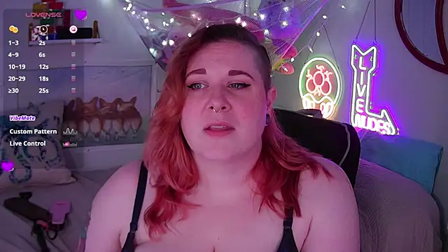 Snapshot of opalreigning chatting on 03/15/25, 08:48 opalreigning online show from 03/15/25, 08:48