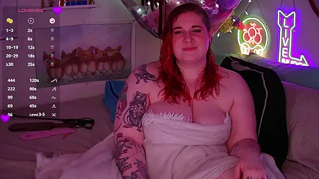 Snapshot of opalreigning chatting on 10/05/25, 07:54 opalreigning online show from 10/05/25, 07:54