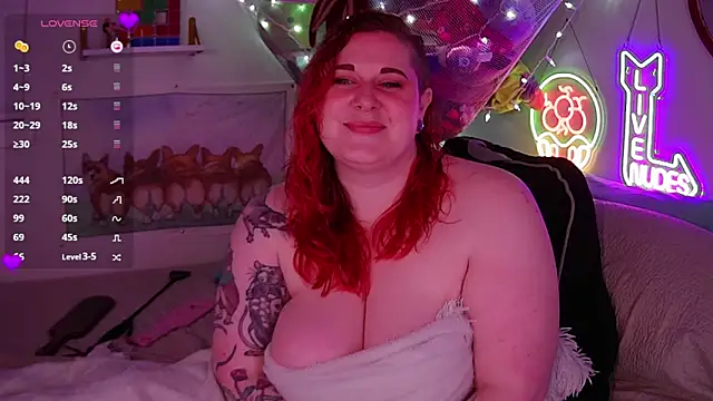 Snapshot of opalreigning chatting on 11/20/25, 12:28 opalreigning online show from 11/20/25, 12:28