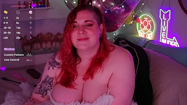 Snapshot of opalreigning chatting on 10/27/25, 08:15 opalreigning online show from 10/27/25, 08:15