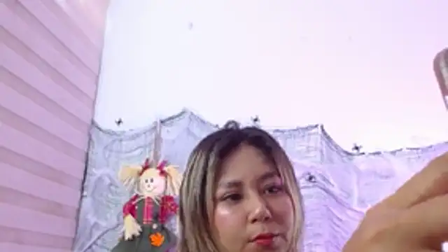 Snapshot of AriannaTorres chatting on 10/21/25, 11:20 AriannaTorres online show from 10/21/25, 11:20