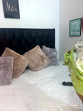 Snapshot of AriannaTorres chatting on 01/11/26, 12:23 AriannaTorres online show from 01/11/26, 12:23