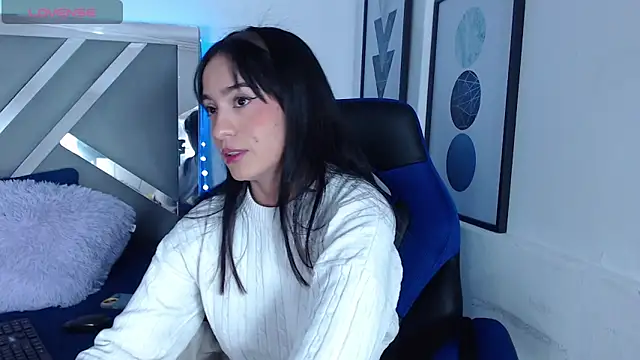 Snapshot of ZaraDames_ chatting on 02/18/25, 05:53 ZaraDames online show from 02/18/25, 05:53