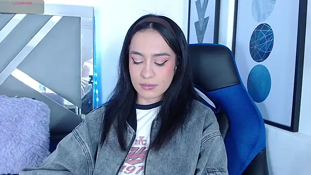 Snapshot of ZaraDames_ chatting on 02/26/25, 04:19 ZaraDames online show from 02/26/25, 04:19