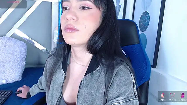 Snapshot of ZaraDames_ chatting on 02/25/25, 04:14 ZaraDames online show from 02/25/25, 04:14