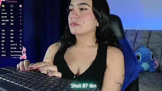 Snapshot of ZaraDames_ chatting on 07/17/26, 06:10 ZaraDames online show from 07/17/26, 06:10