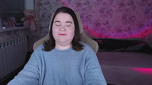 Estelle Hicks online show from 04/13/26, 06:45