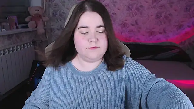 Estelle Hicks online show from 04/08/26, 06:42