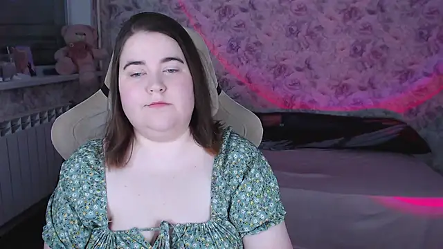 Estelle Hicks online show from 03/23/26, 06:08