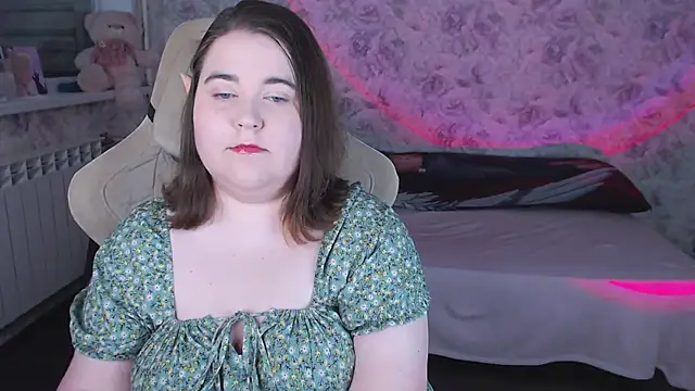 Estelle Hicks online show from 03/28/26, 06:53