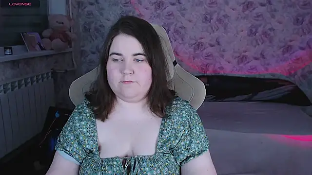 Snapshot of Estelle_Hicks chatting on 05/06/26, 06:56 Estelle Hicks online show from 05/06/26, 06:56