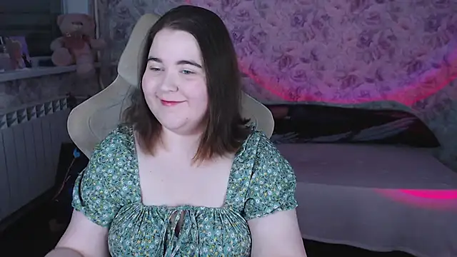 Estelle Hicks online show from 03/25/26, 06:40