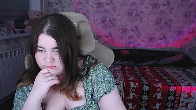 Estelle Hicks online show from 02/24/26, 06:31