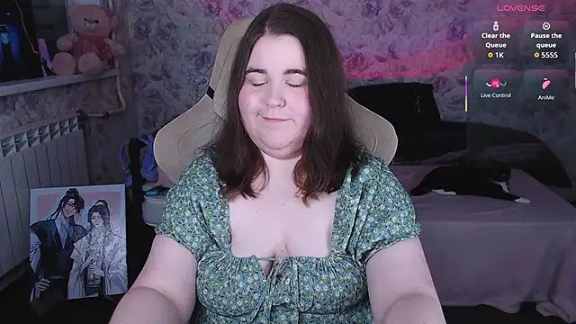 Snapshot of Estelle_Hicks chatting on 06/16/26, 07:36 Estelle Hicks online show from 06/16/26, 07:36