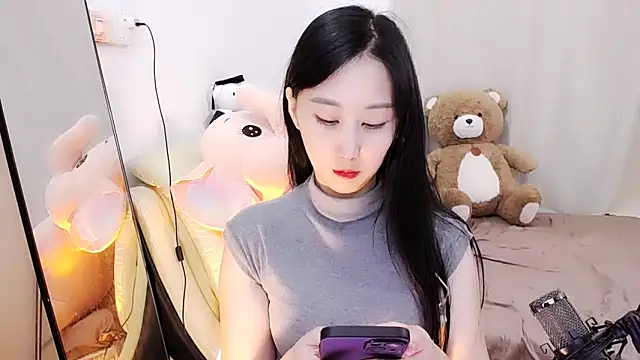 Snapshot of Alcohol_1 chatting on 09/15/25, 02:06 Alcohol 1 online show from 09/15/25, 02:06
