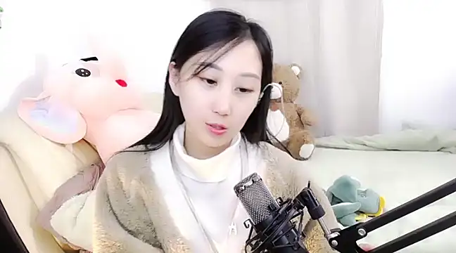 Snapshot of Alcohol_1 chatting on 12/14/24, 01:16 Alcohol 1 online show from 12/14/24, 01:16