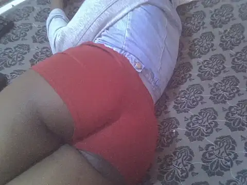 Snapshot of Sweet_crushy chatting on 05/29/26, 05:46 Sweet crushy online show from 05/29/26, 05:46