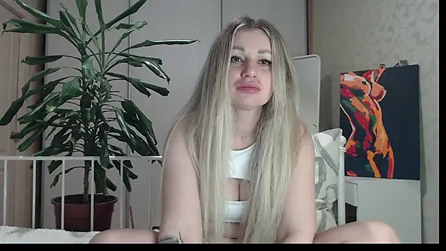 Snapshot of ShyEvaa chatting on 05/18/26, 04:12 ShyEvaa online show from 05/18/26, 04:12