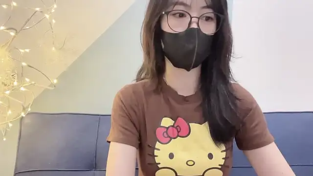 Snapshot of _minji_bae chatting on 12/04/25, 02:16 minji bae online show from 12/04/25, 02:16